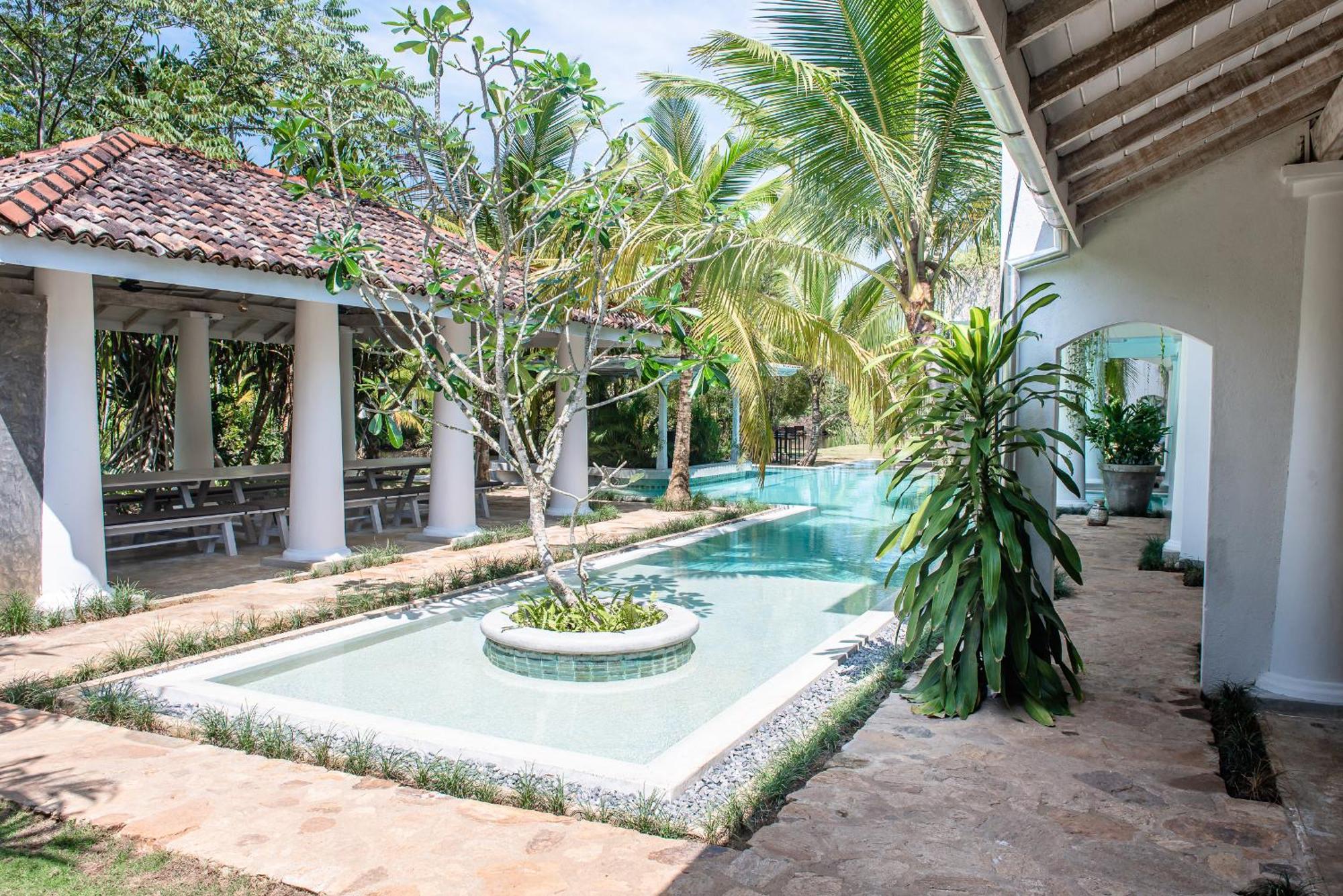 Good Story At Nirbana Island Bed & Breakfast Ahangama Exterior photo